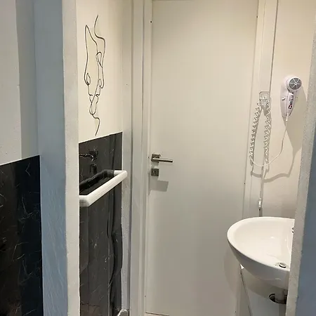 Stazione Centrale 5 Terre - House Mare Verde לה ספציה